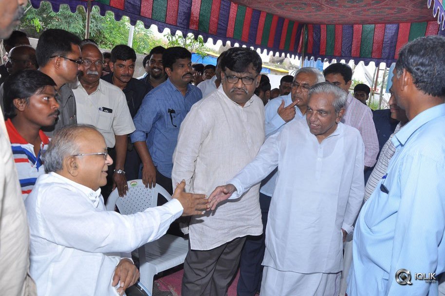 Celebs-Pay-Condolences-to-C-Narayana-Reddy